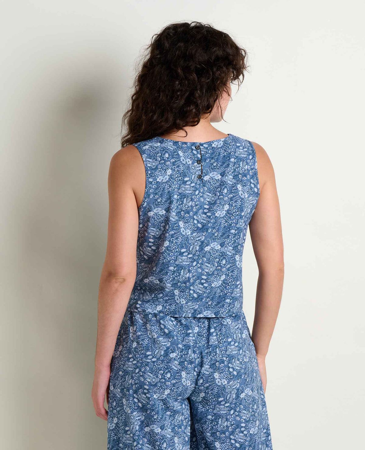 Sunkissed Button Back Tank - Lightweight Quick-Dry Travel Tank  | Toad&Co Women