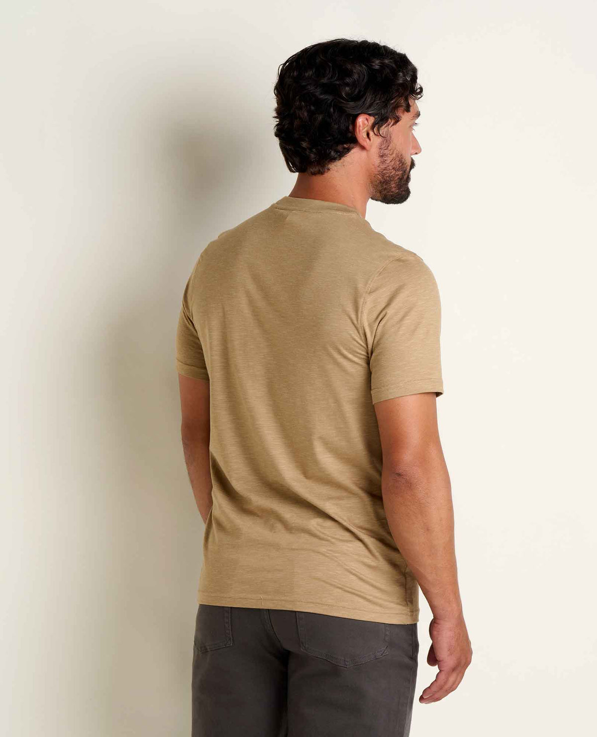 Tempo Crew Pocket Tee - Effortless & Eco-Friendly Khaki | Toad&Co Men